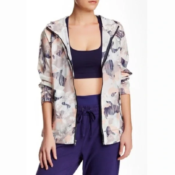 NWT $128 NYDJ Printed Sports Camo Lightweight Windbreaker Size M - Picture 2 of 10